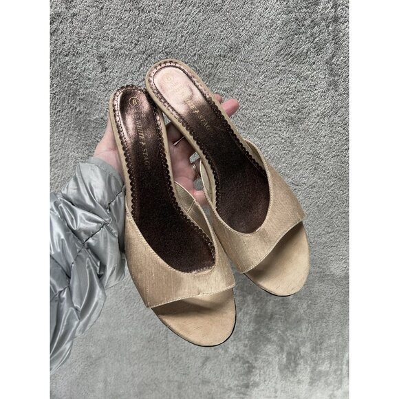 Vtg Y2k White Stag Woman’s 8 Tan Faux Silk Kitten Heels Slide Sandals Sexy - Picture 7 of 7